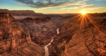 Grand Canyon, un altro paradiso contaminato dall’uomo.