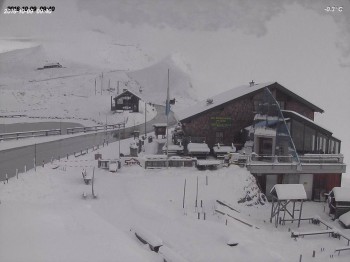 Nevica sulle Alpi, fiocchi in Germania fino a 800 metri