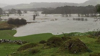 UK: piogge abbondanti e tempeste stanno mettendo in crisi il Paese