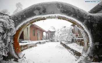 Cina tra neve e ghiaccio: il freddo artico invade l’Asia [FOTO]