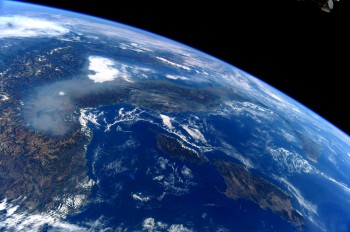 Lo smog al nord Italia fotografato dallo spazio: no, non è “solo vapore acqueo”