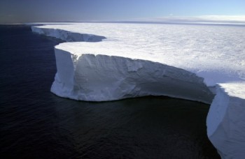 Il Riscaldamento Globale non risparmia l’Antartide : negli ultimi 25 anni sciolti 3000 miliardi di tonnellate di ghiacci!