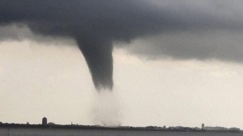 Violento tornado colpisce i Paesi Bassi: almeno una vittima a Zierikzee