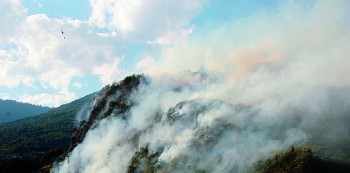 Spaventoso incendio in Valtellina: paura nella provincia di Sondrio