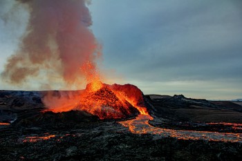 Islanda: iniziata l’ennesima eruzione del vulcano Fagradalsfjall