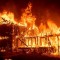 Inferno di fuoco in California, oltre 40 vittime e 40.000 ettari in fumo [IMMAGINI]